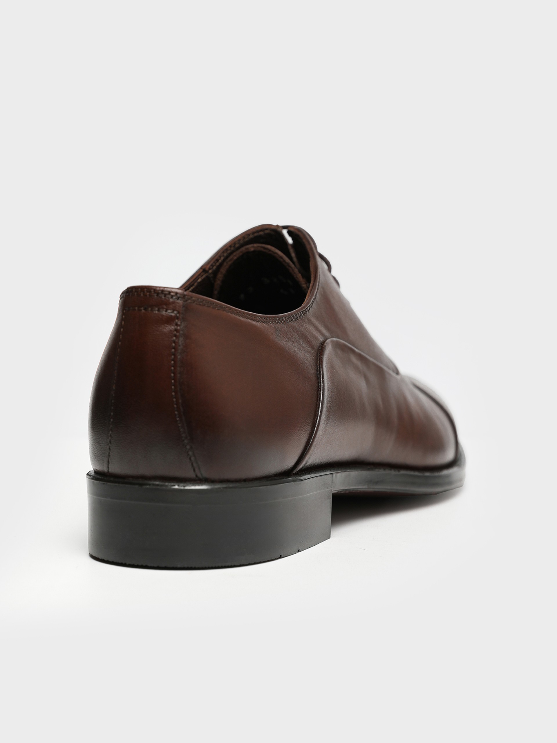 Sapato elegante de pele