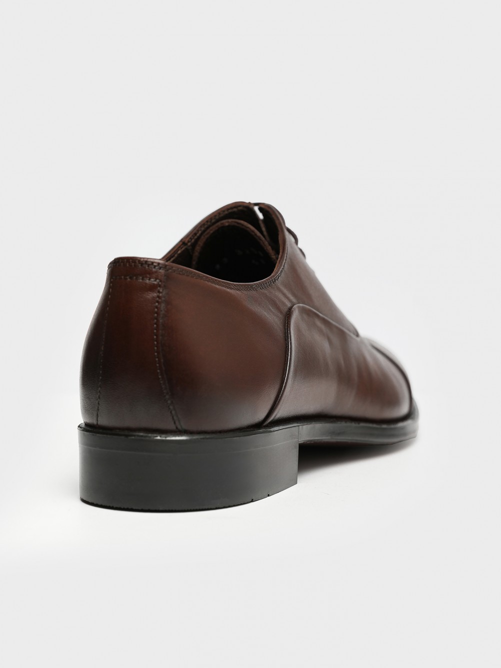 Sapato elegante de pele