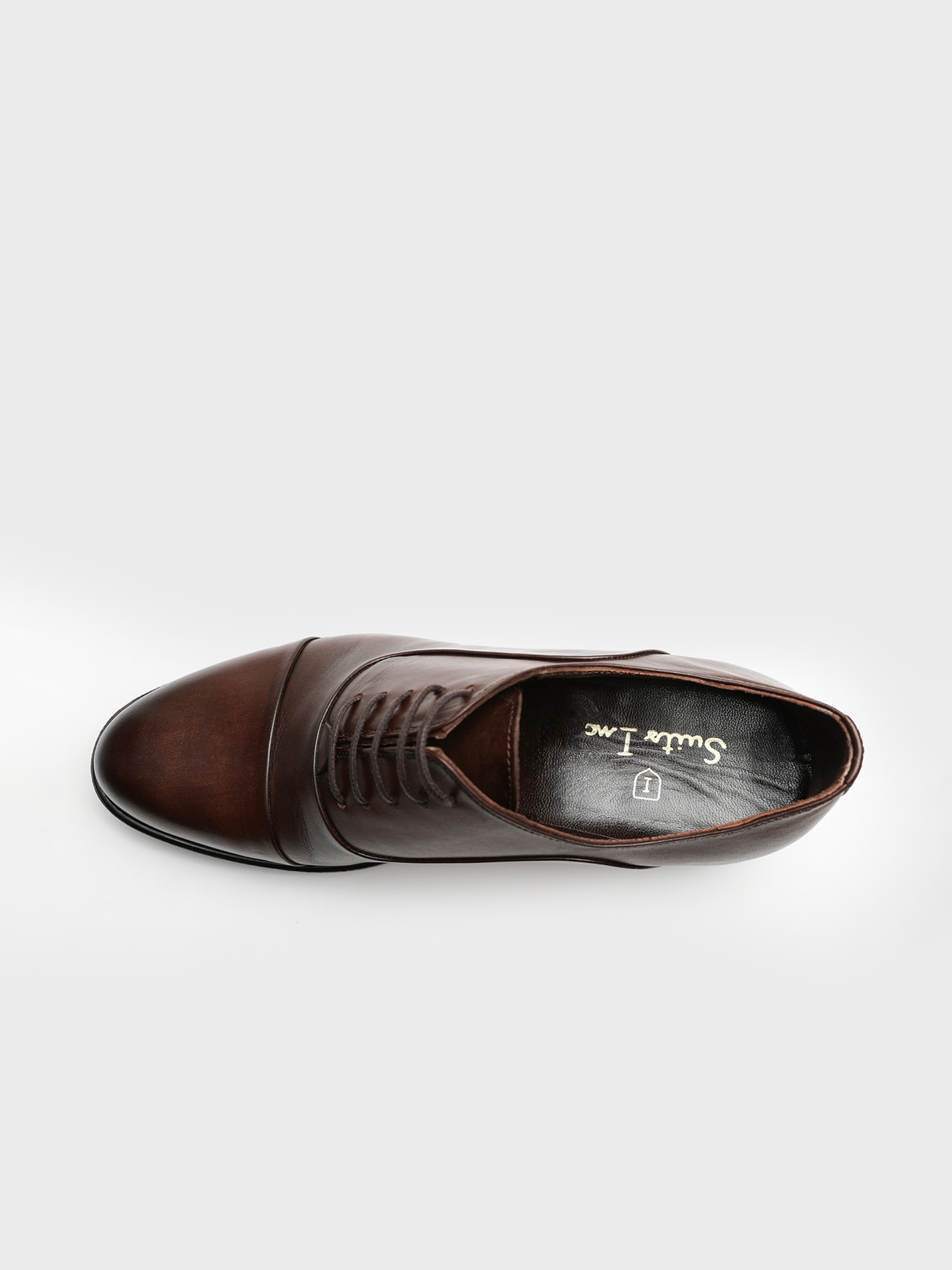 Sapato elegante de pele