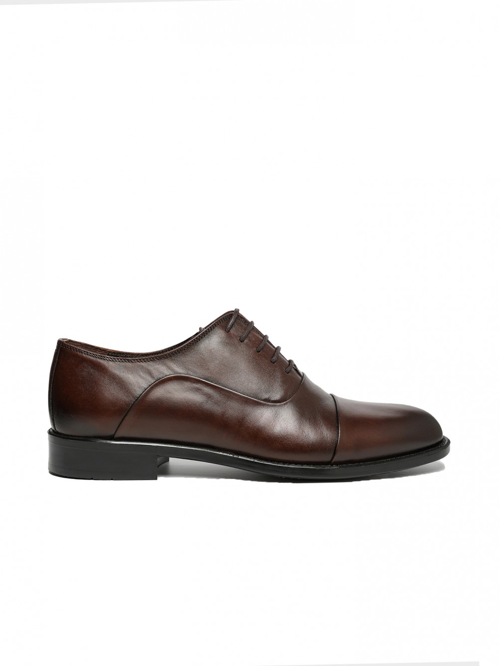 Sapato elegante de pele