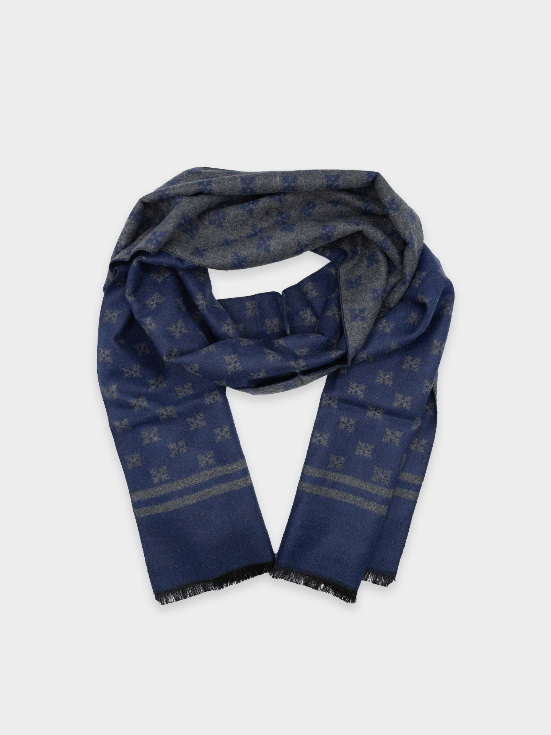 Scarf with pattern