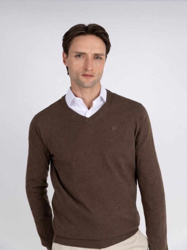 V-neck knit sweater V-neck knit sweater