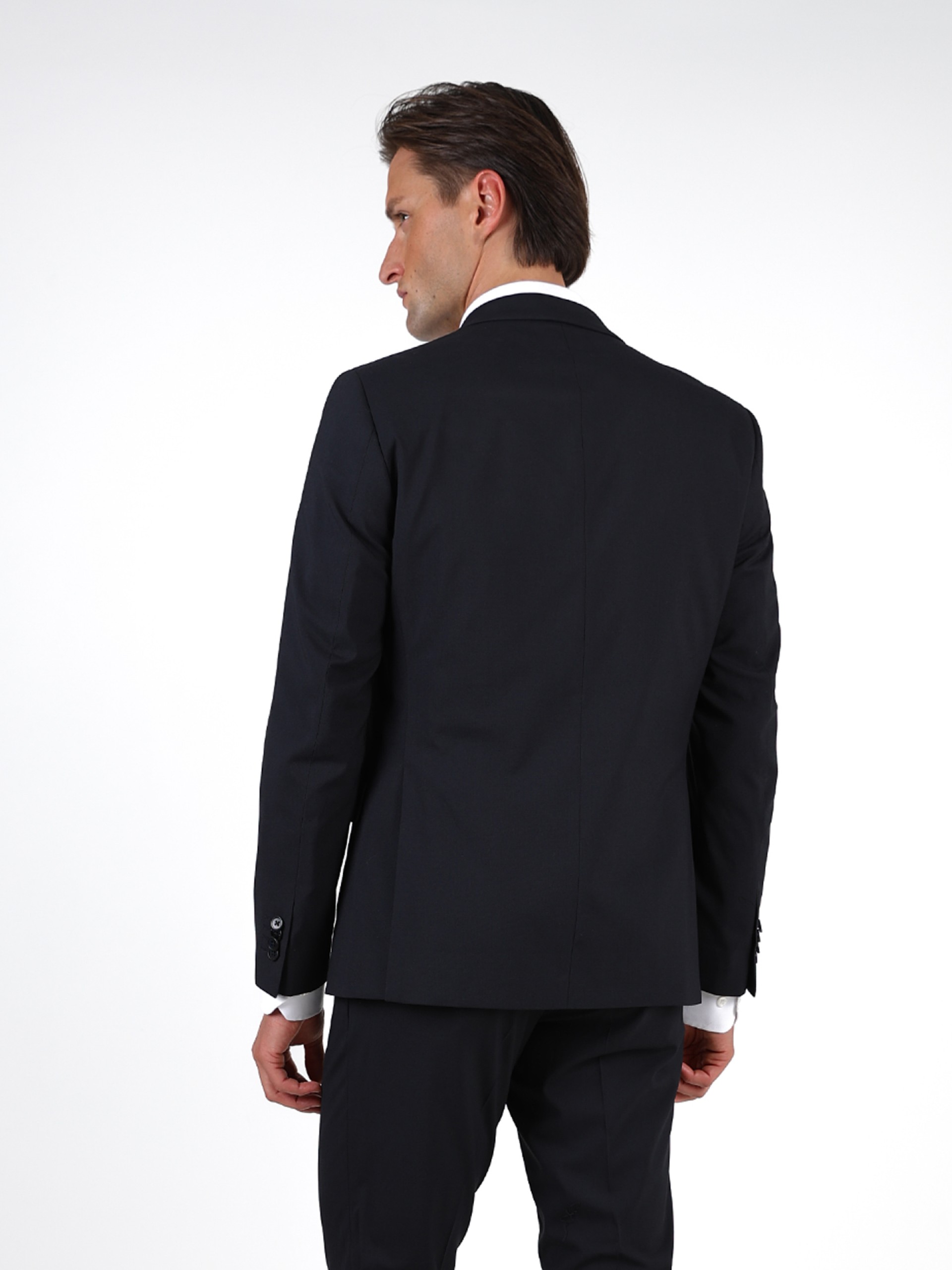 Plain suit made from vegan fabric