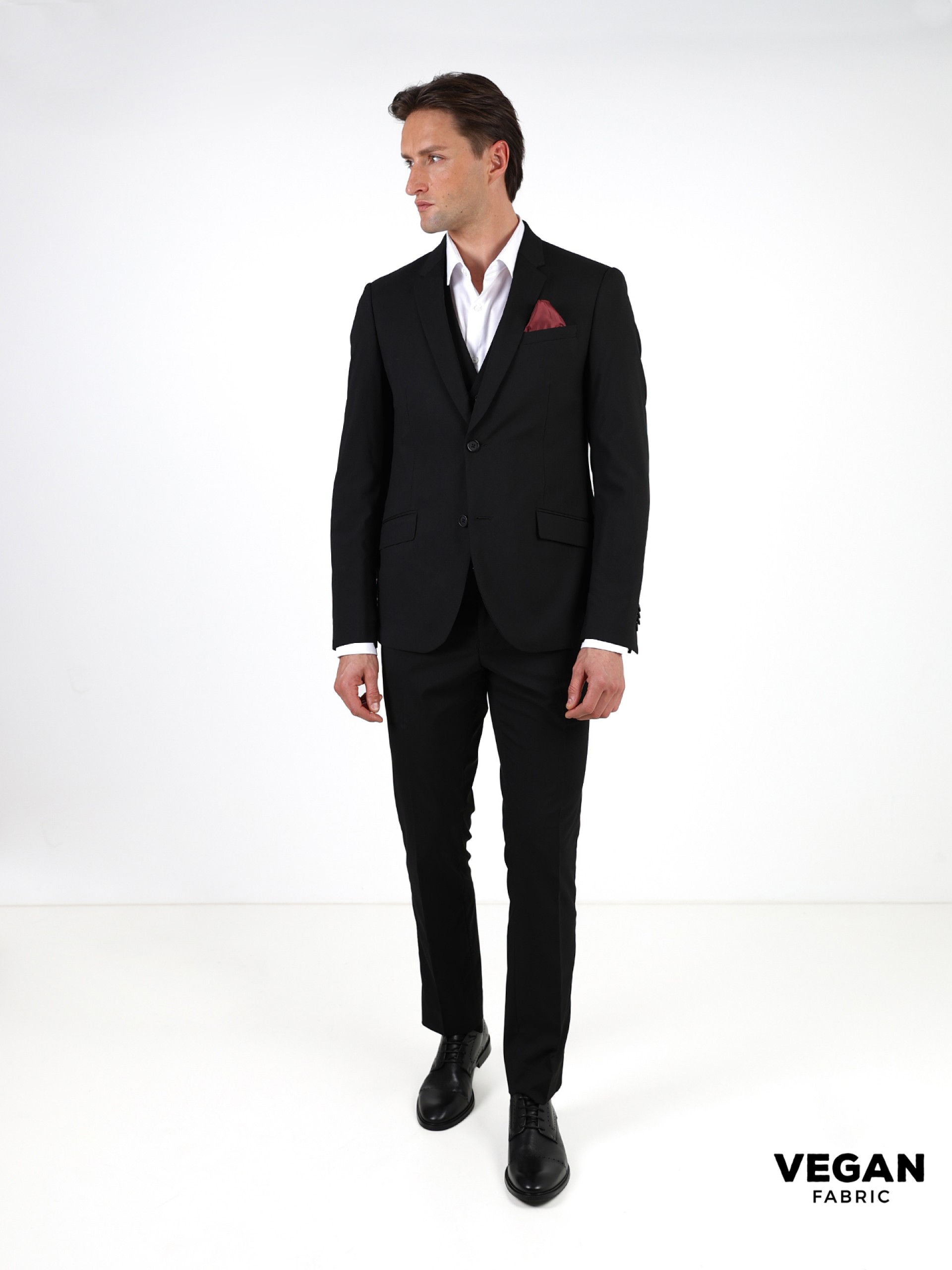 Plain suit made from vegan fabric