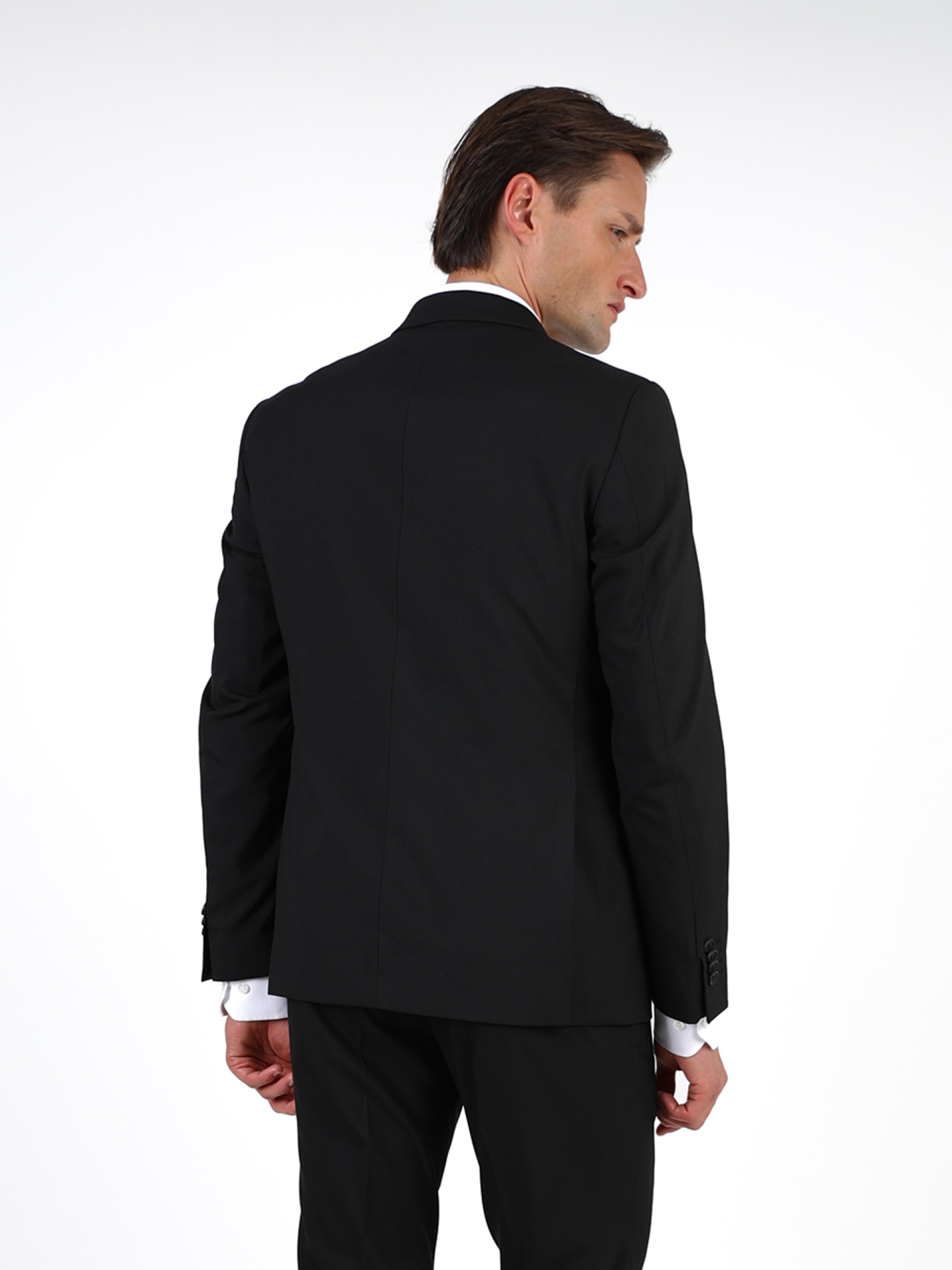 Plain suit made from vegan fabric