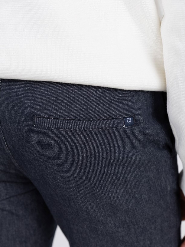 Cala jogger em tecido algodo elstico