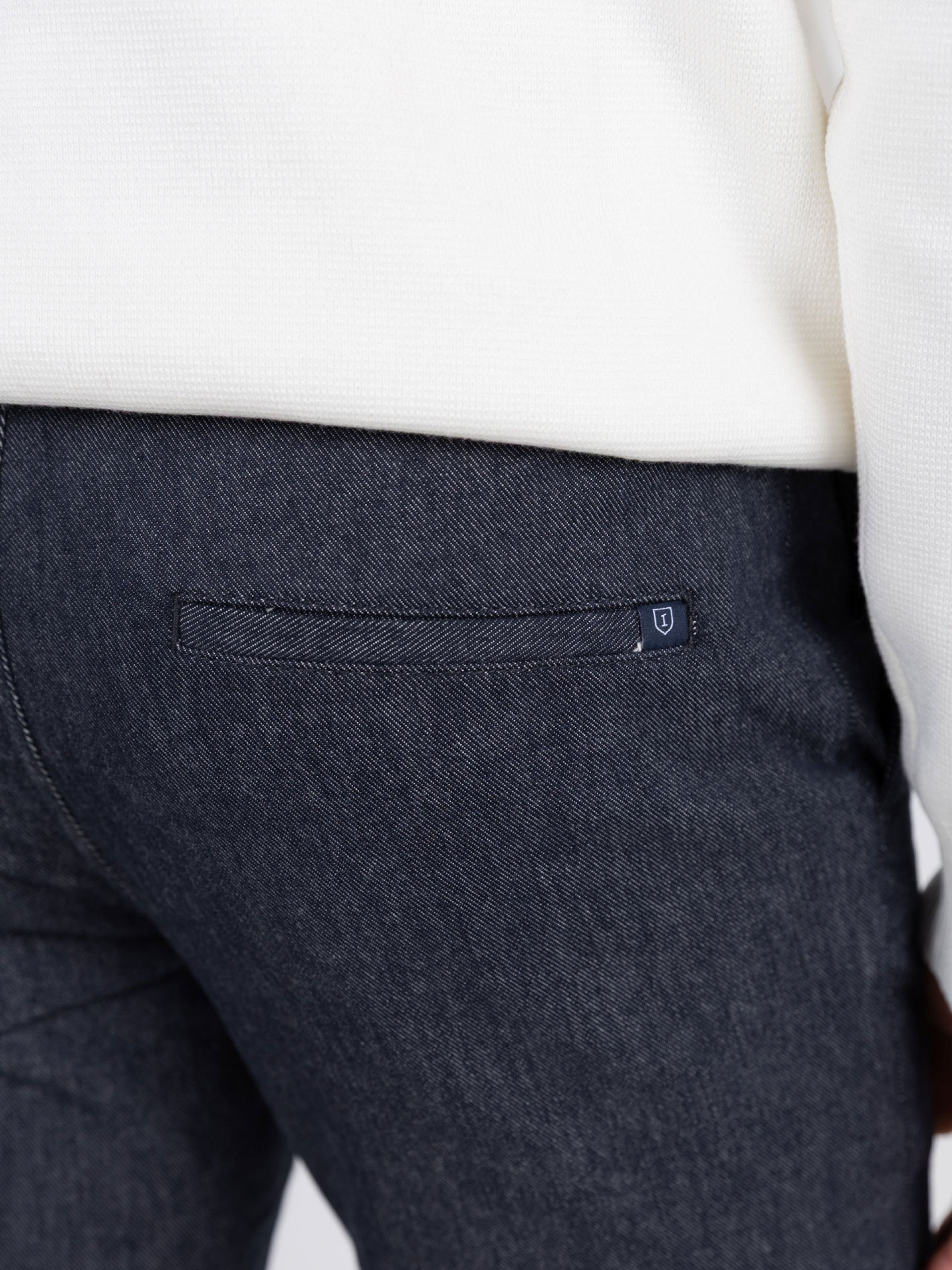 Calça jogger em tecido algodão elástico