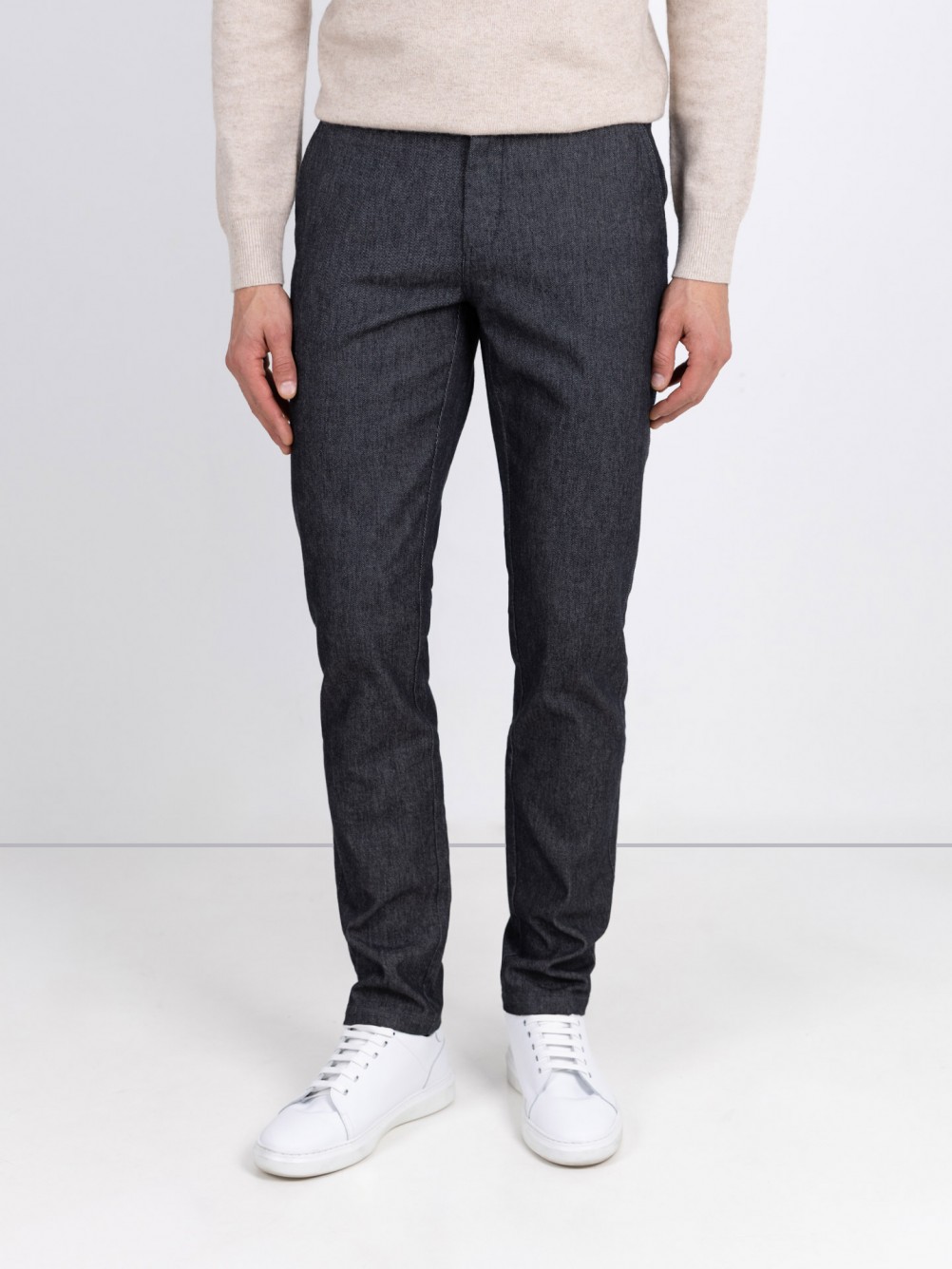 Calça jogger em tecido algodão elástico