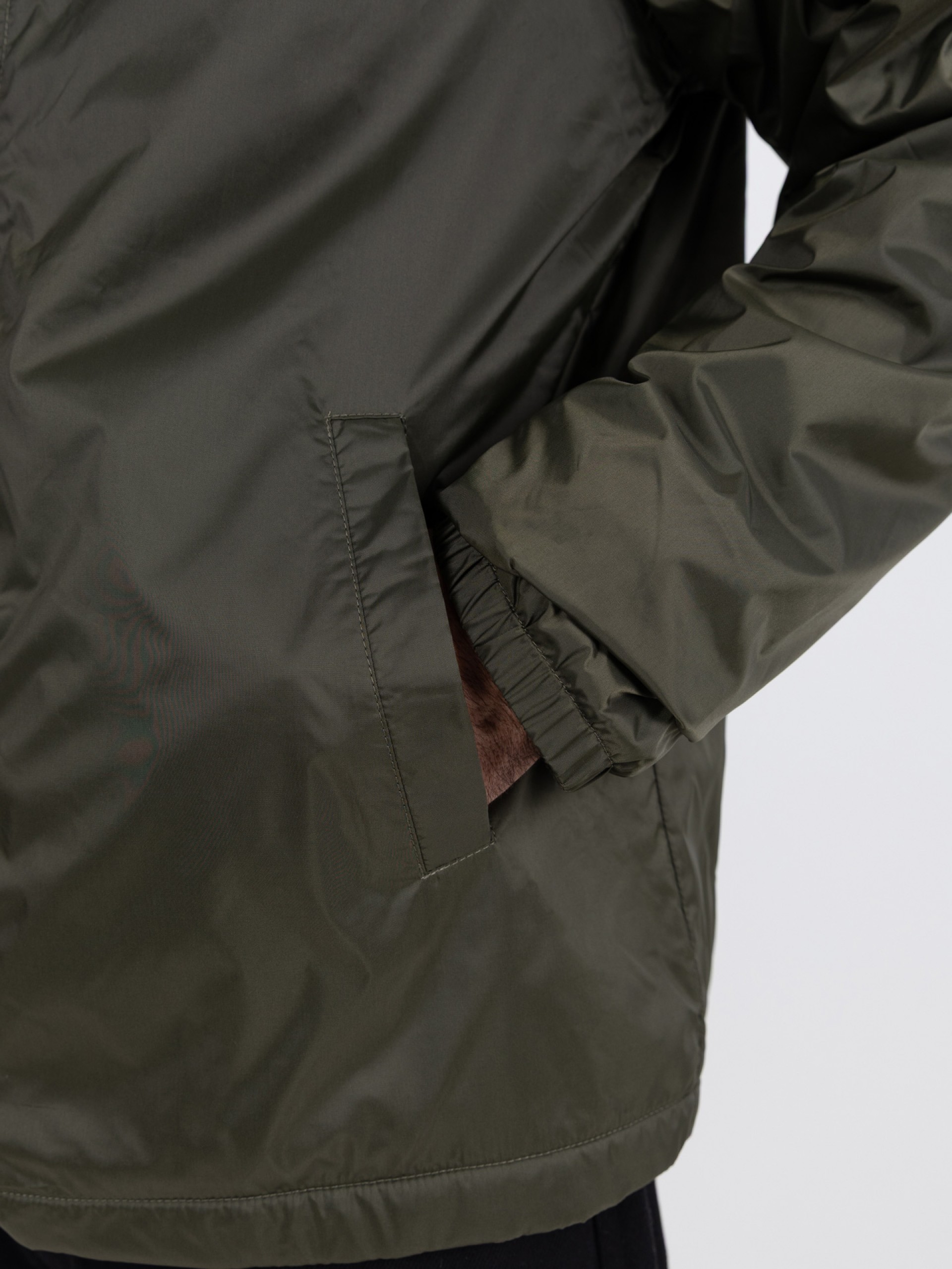 Chaqueta impermeable de tejido liso