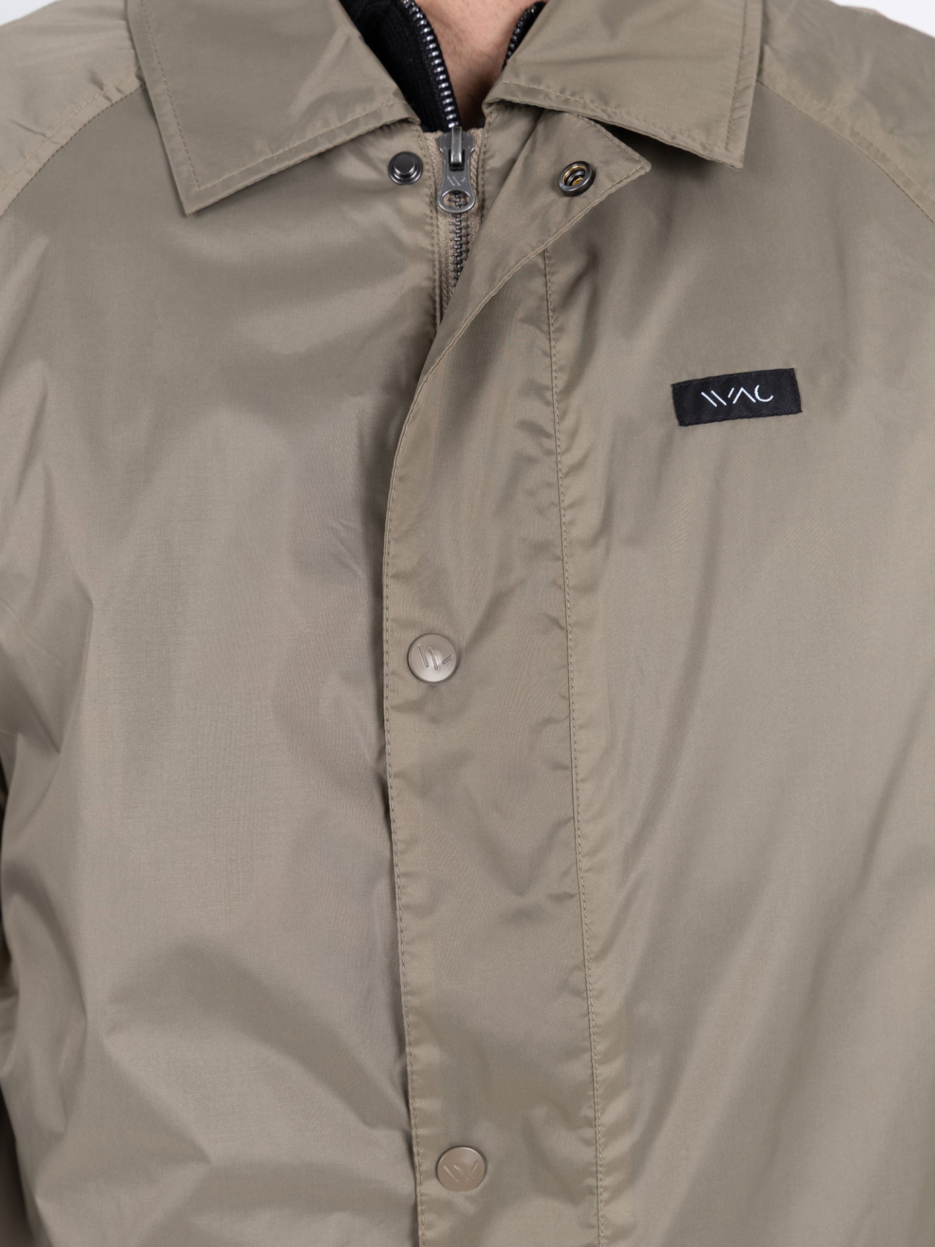 Chaqueta impermeable de tejido liso