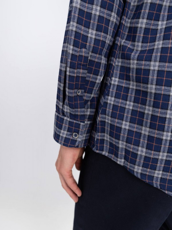 Cotton shirt with a checkered pattern Cotton shirt with a checkered pattern