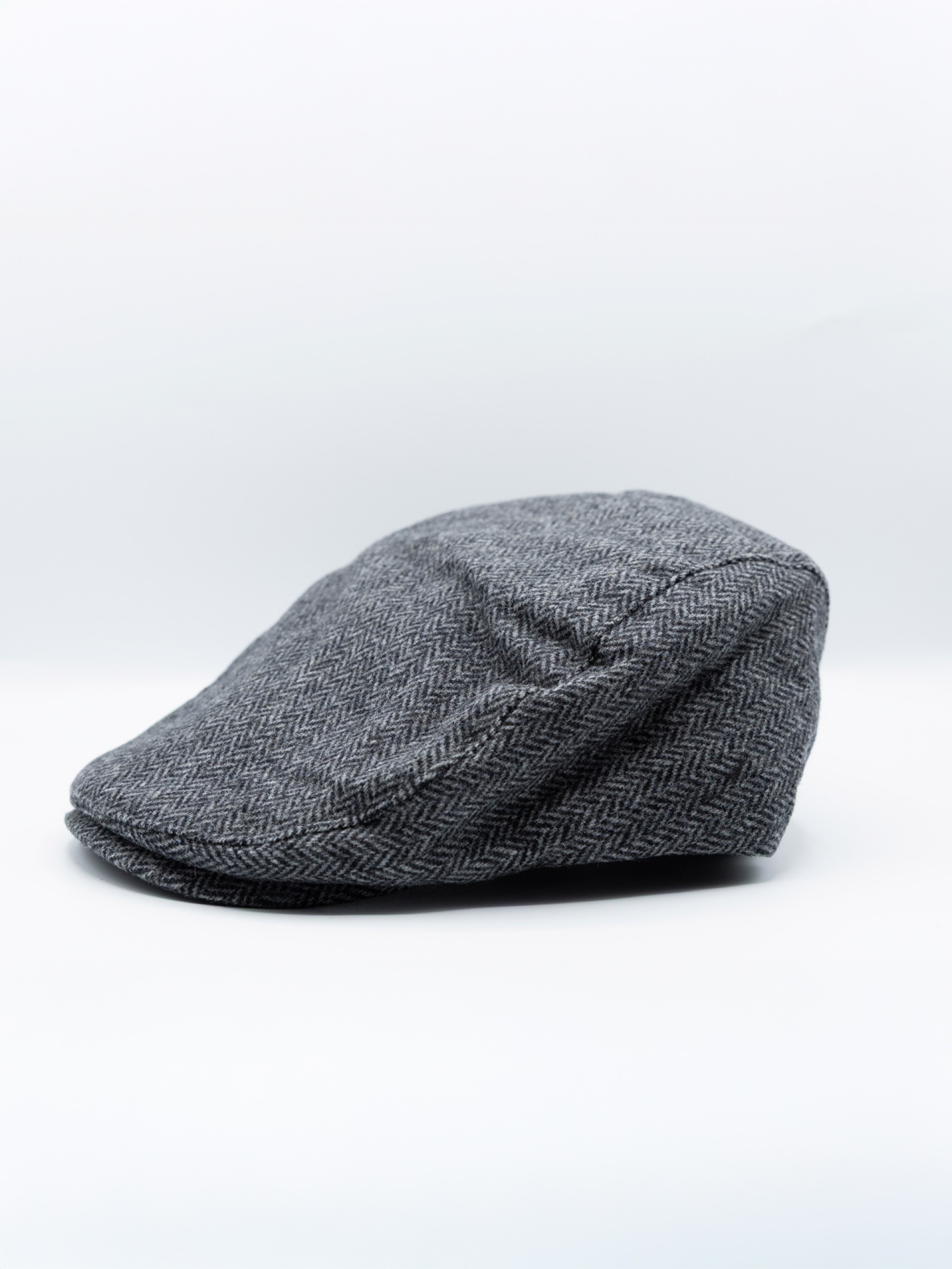 Wool beret with pattern