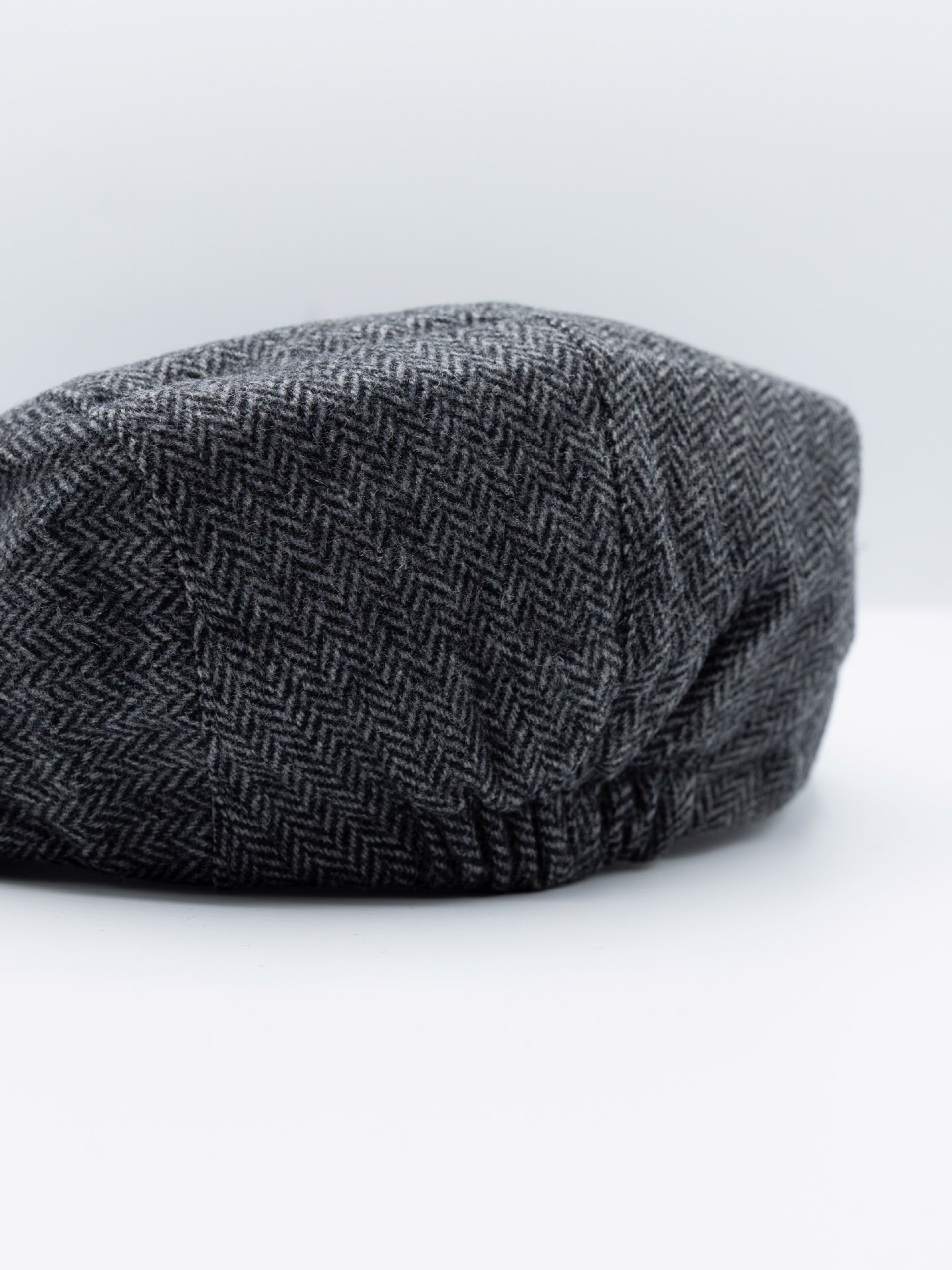 Wool beret with pattern