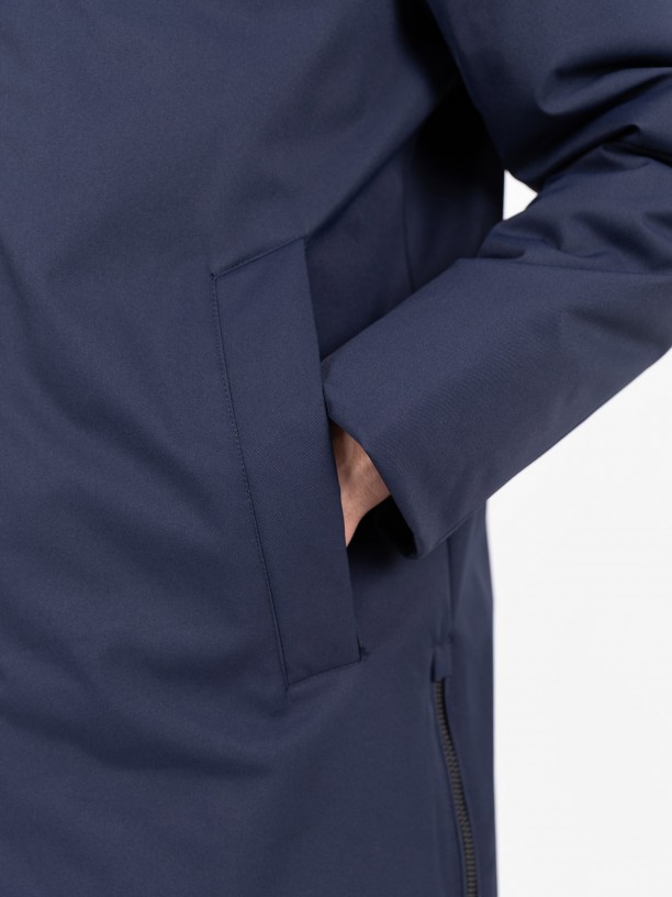 Parka técnica com capuz Parka técnica com capuz