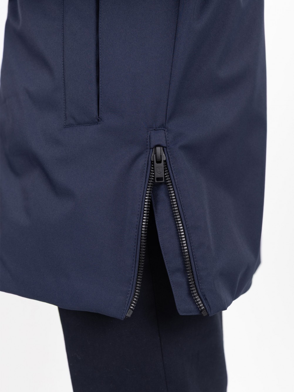 Parka técnica com capuz