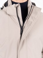 Parka técnica com capuz Parka técnica com capuz