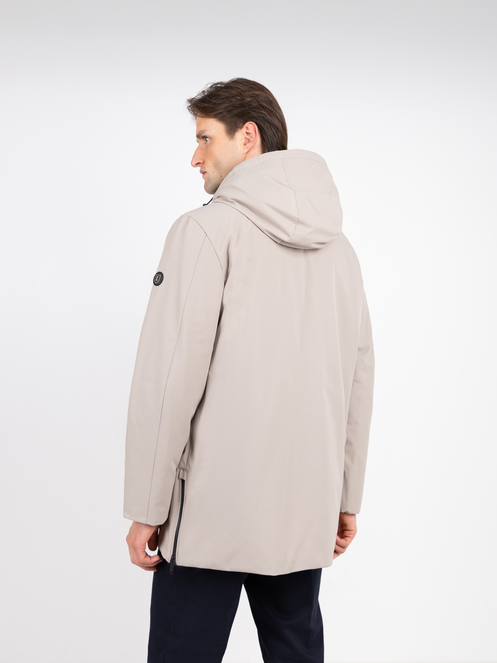 Parka técnica com capuz