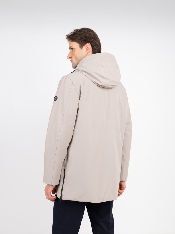 Parka tcnica com capuz