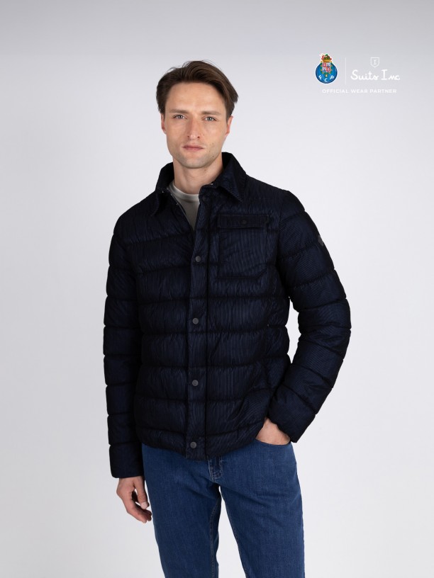 Padded jacket with a velvety touch. Padded jacket with a velvety touch.