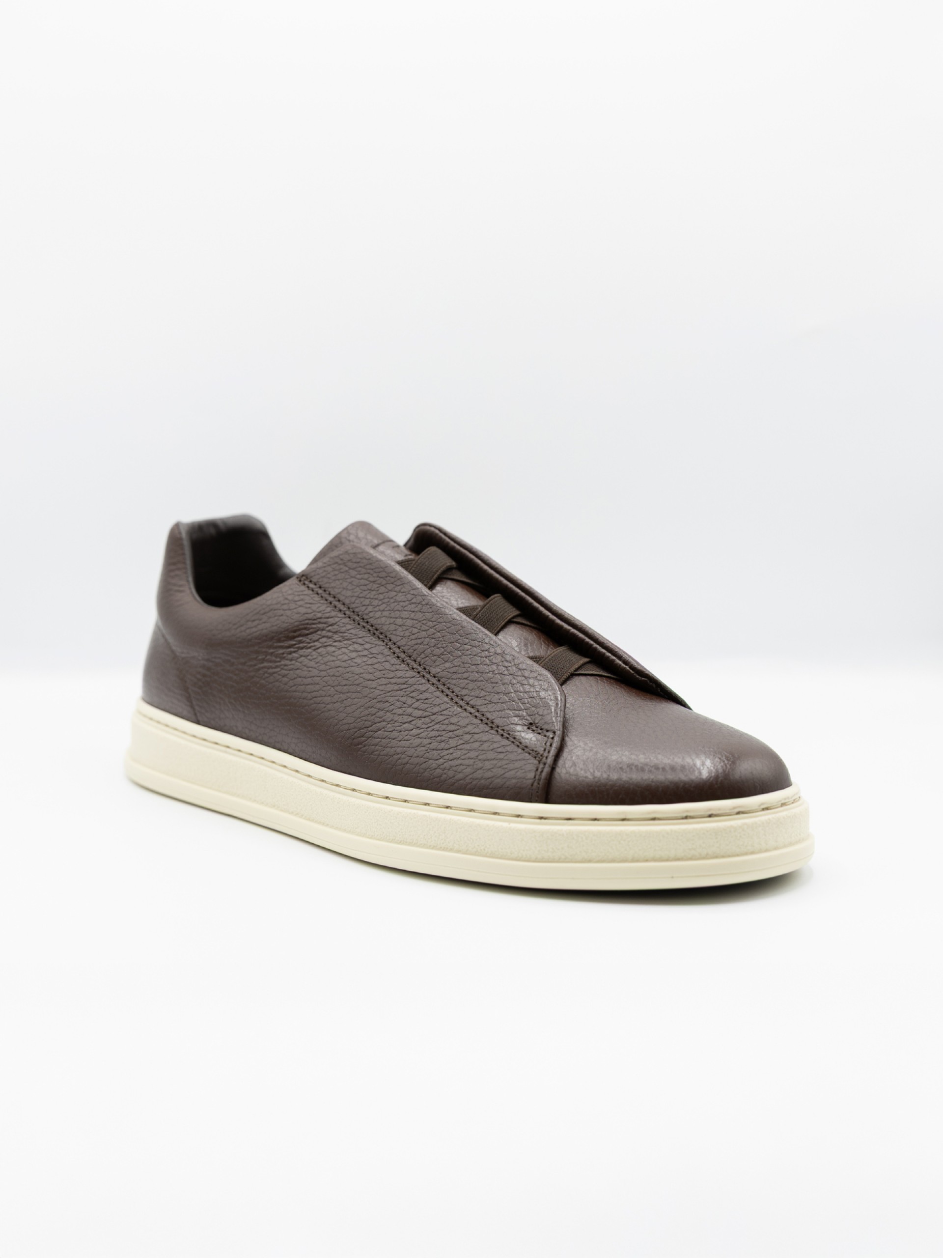 Casual leather sneaker