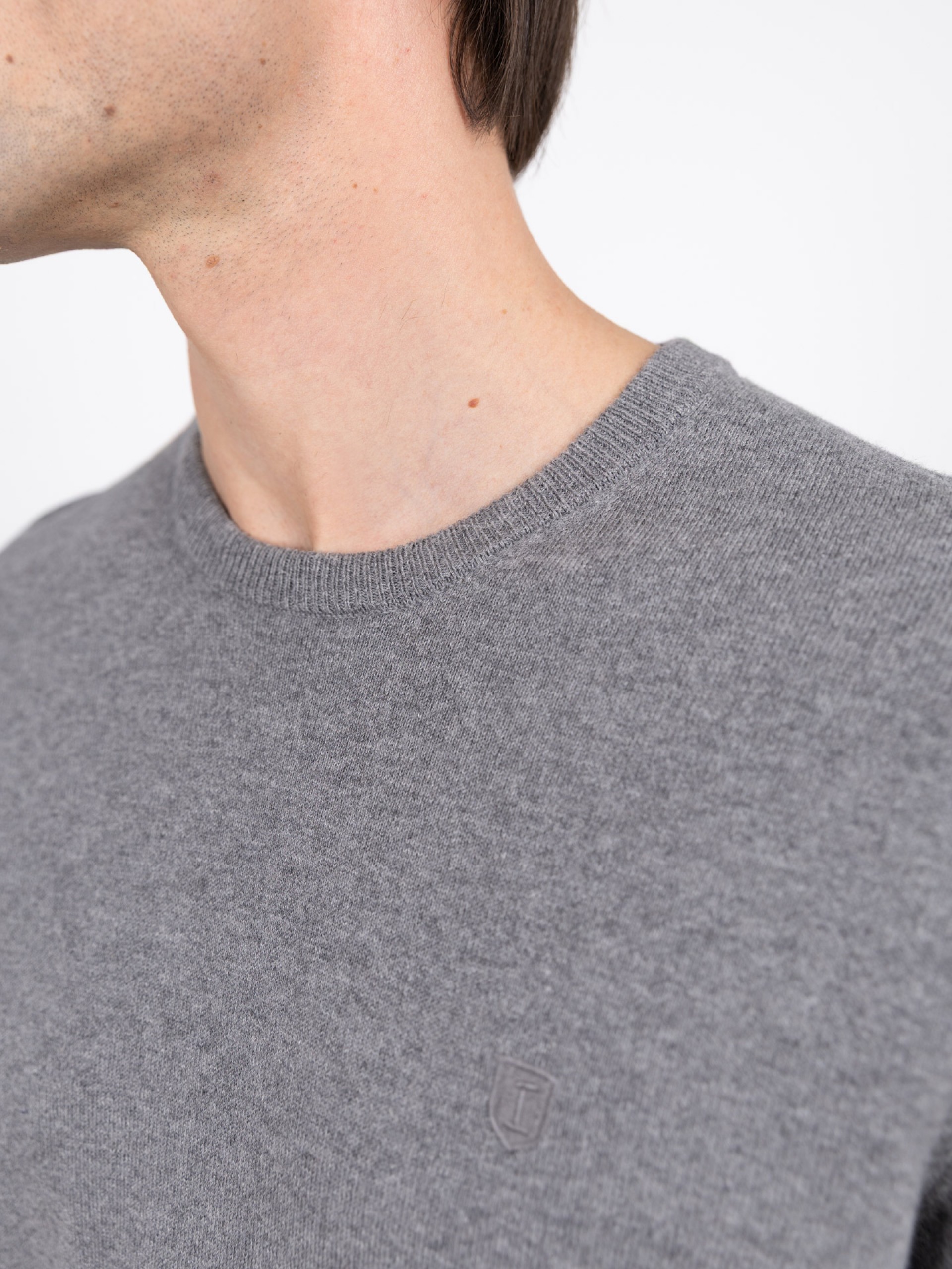 Cotton and Cashmere Knit Sweater with Round Neck