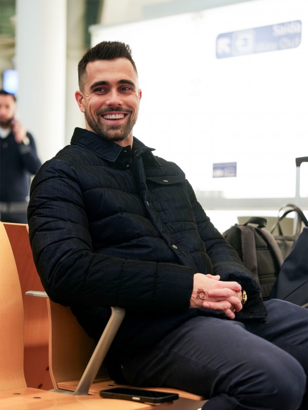 Padded jacket with a velvety touch.