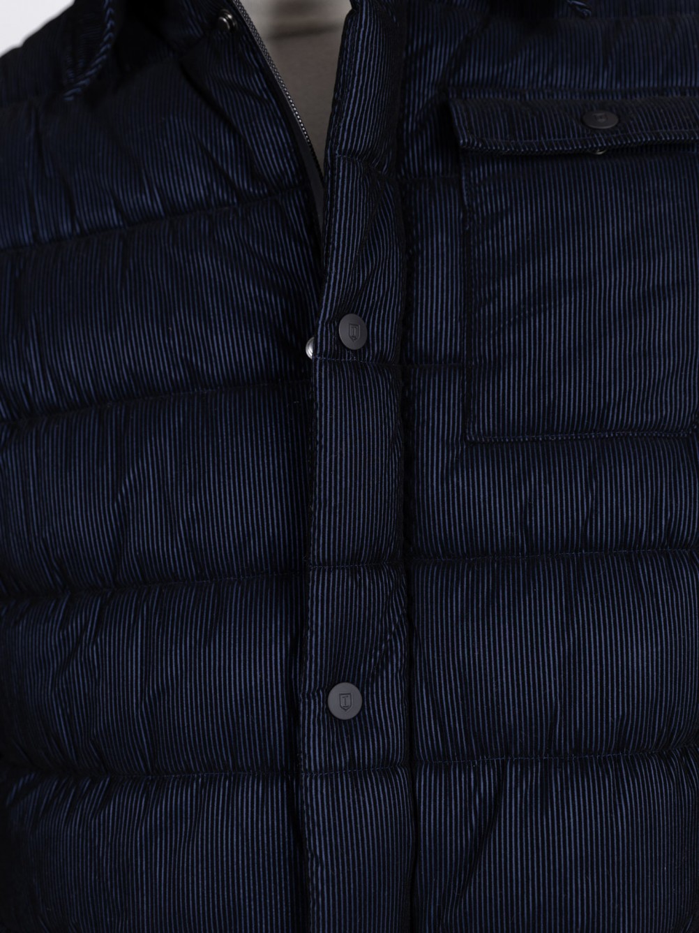 Blus�o acolchoado com toque aveludado