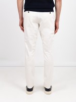 Pantalones chino de algod�n el�stico