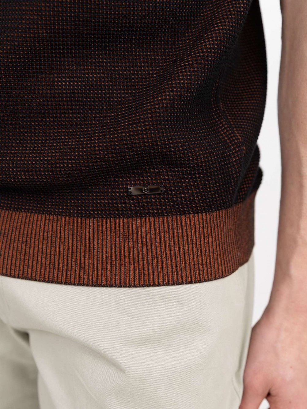 Polo de malha estruturada em algodão
