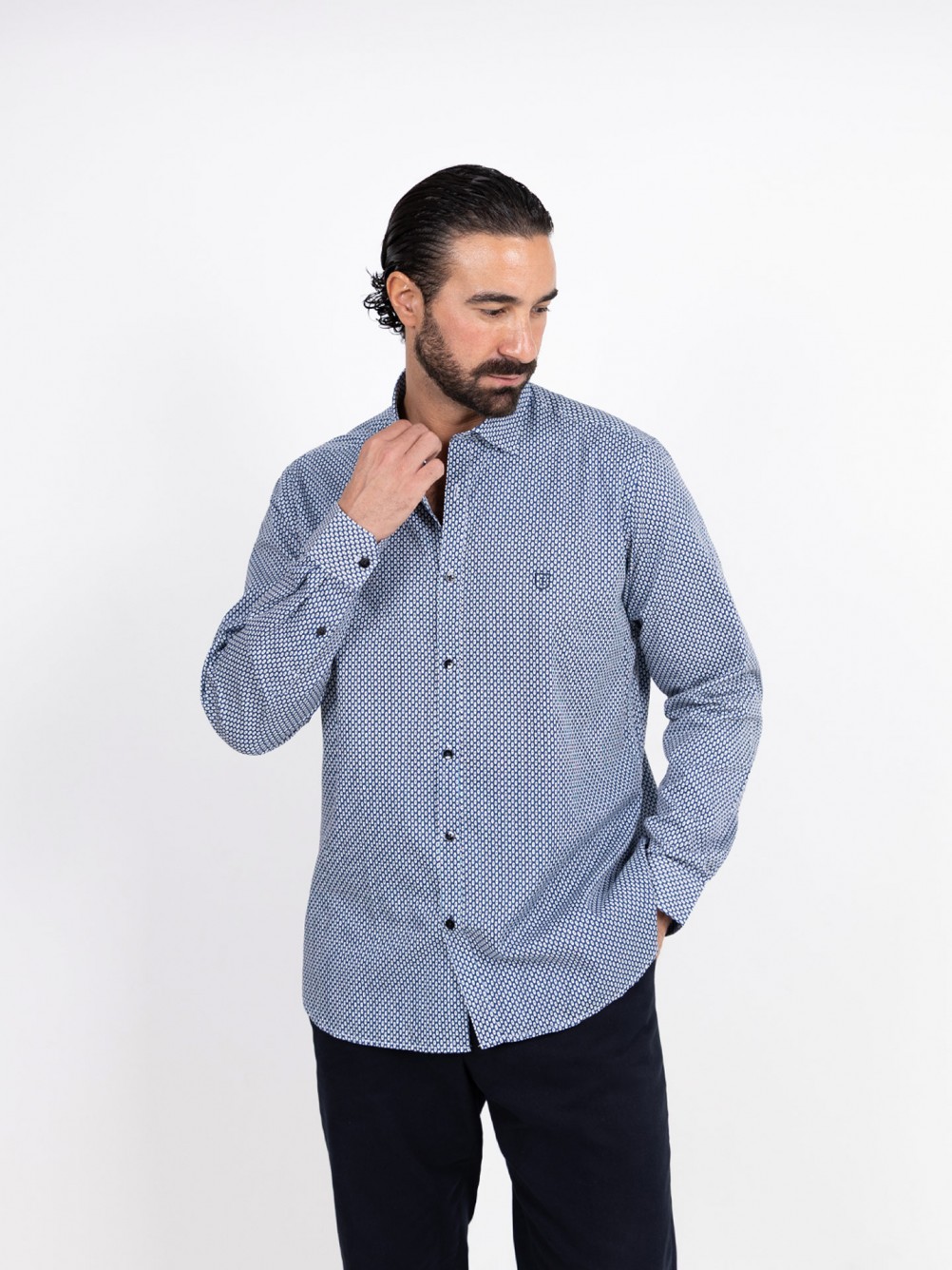 Camisa com padr�o casual