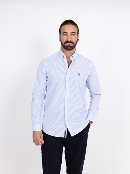 Camisa com padr�o de riscas