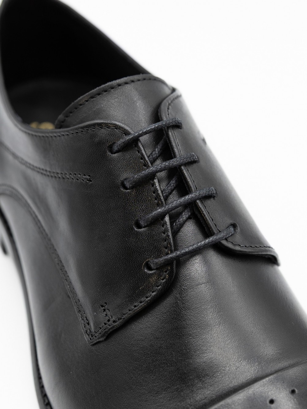 Classic leather shoe
