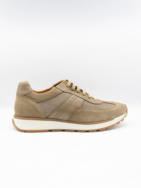 Sport sneaker