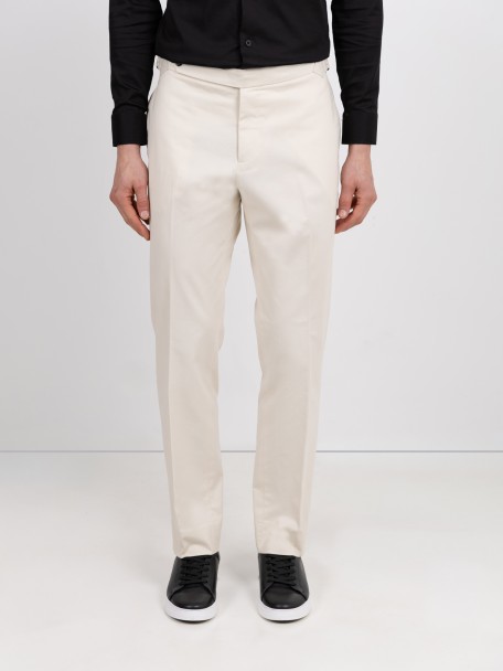 Adjustable chino trousers