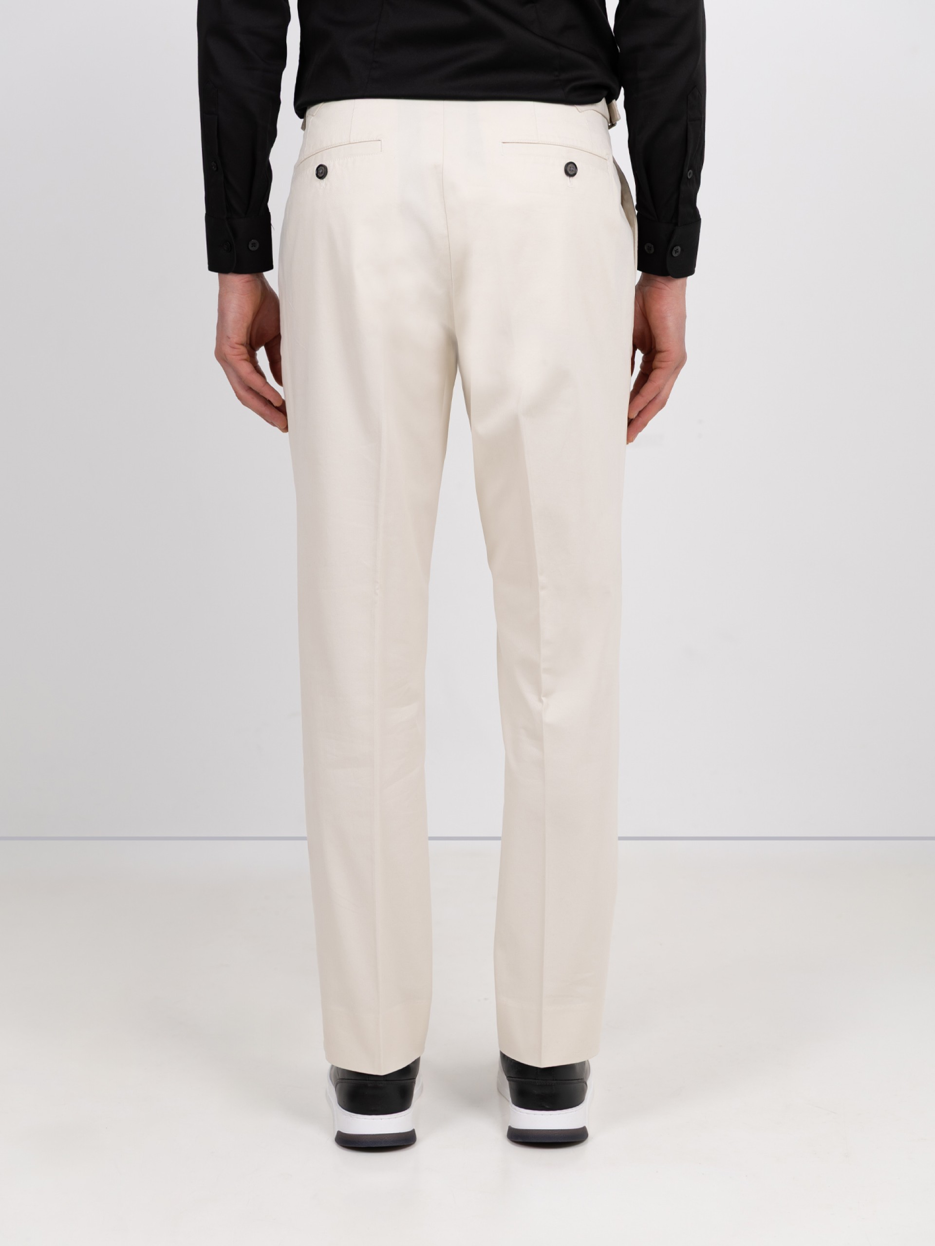 Adjustable chino trousers
