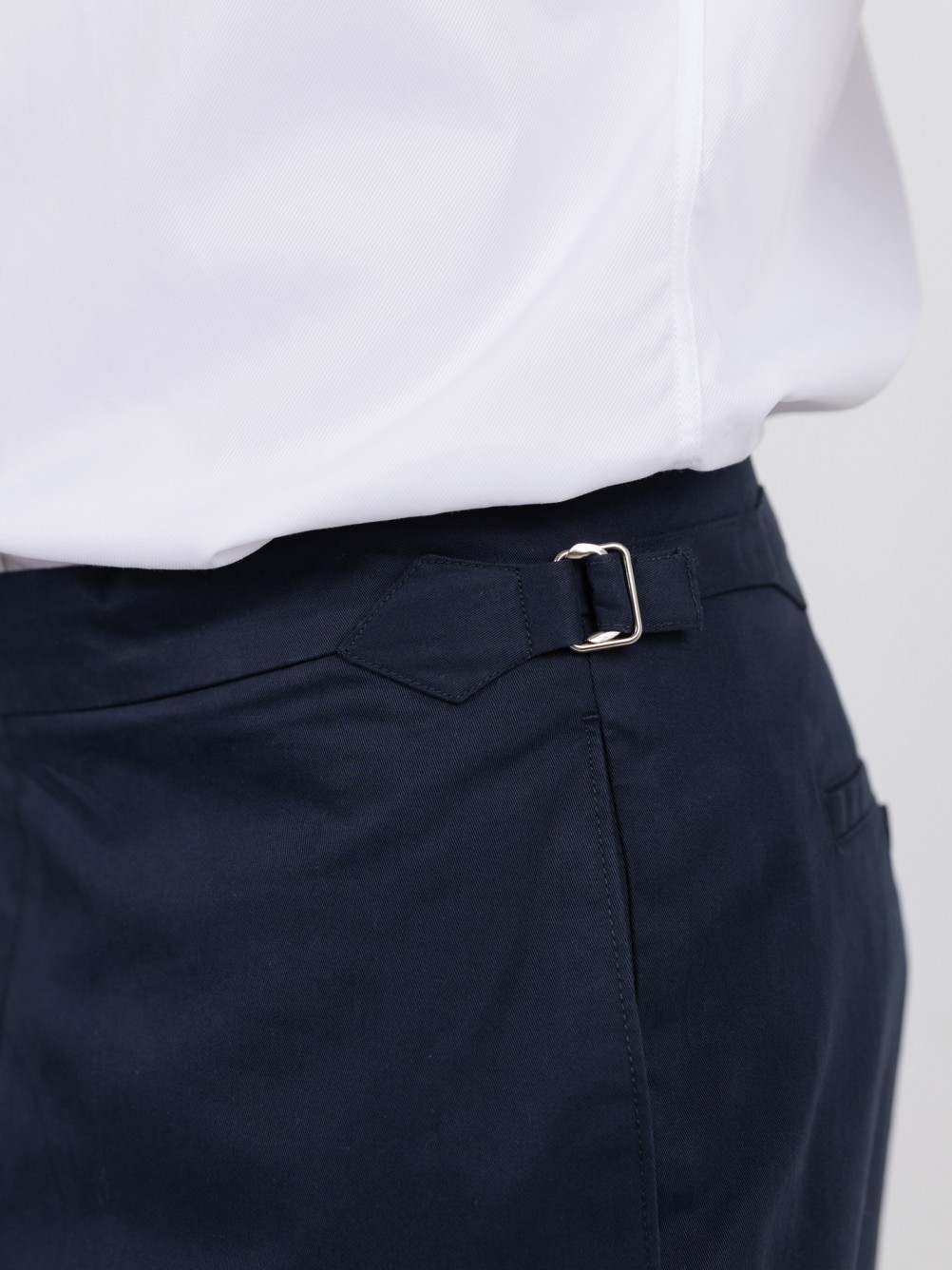 Adjustable chino trousers