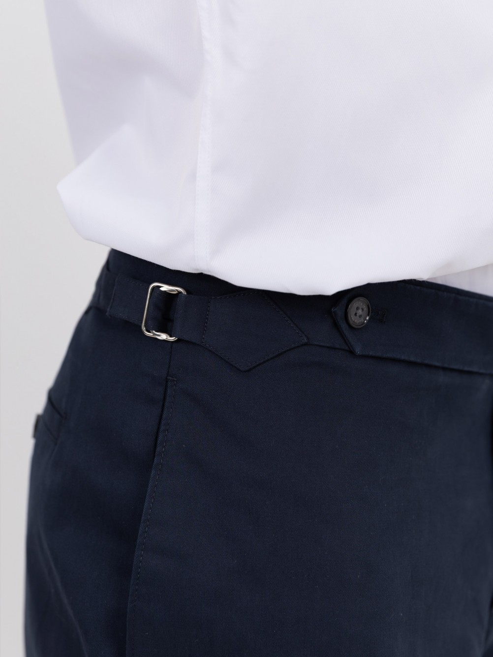 Adjustable chino trousers