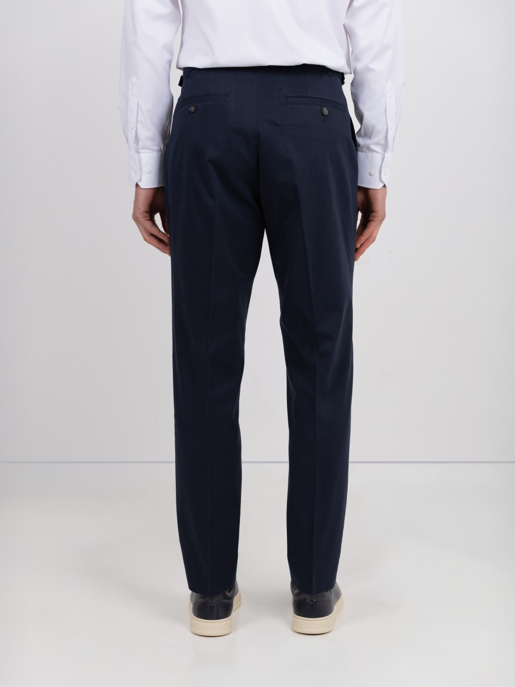 Adjustable chino trousers