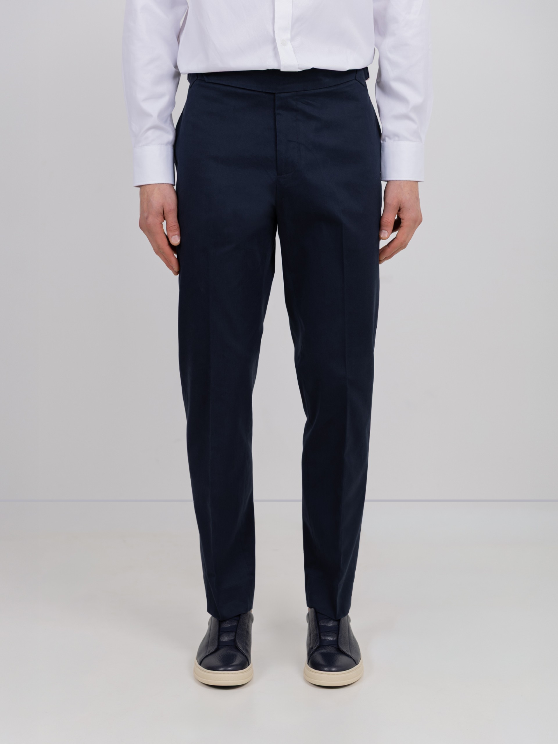 Adjustable chino trousers