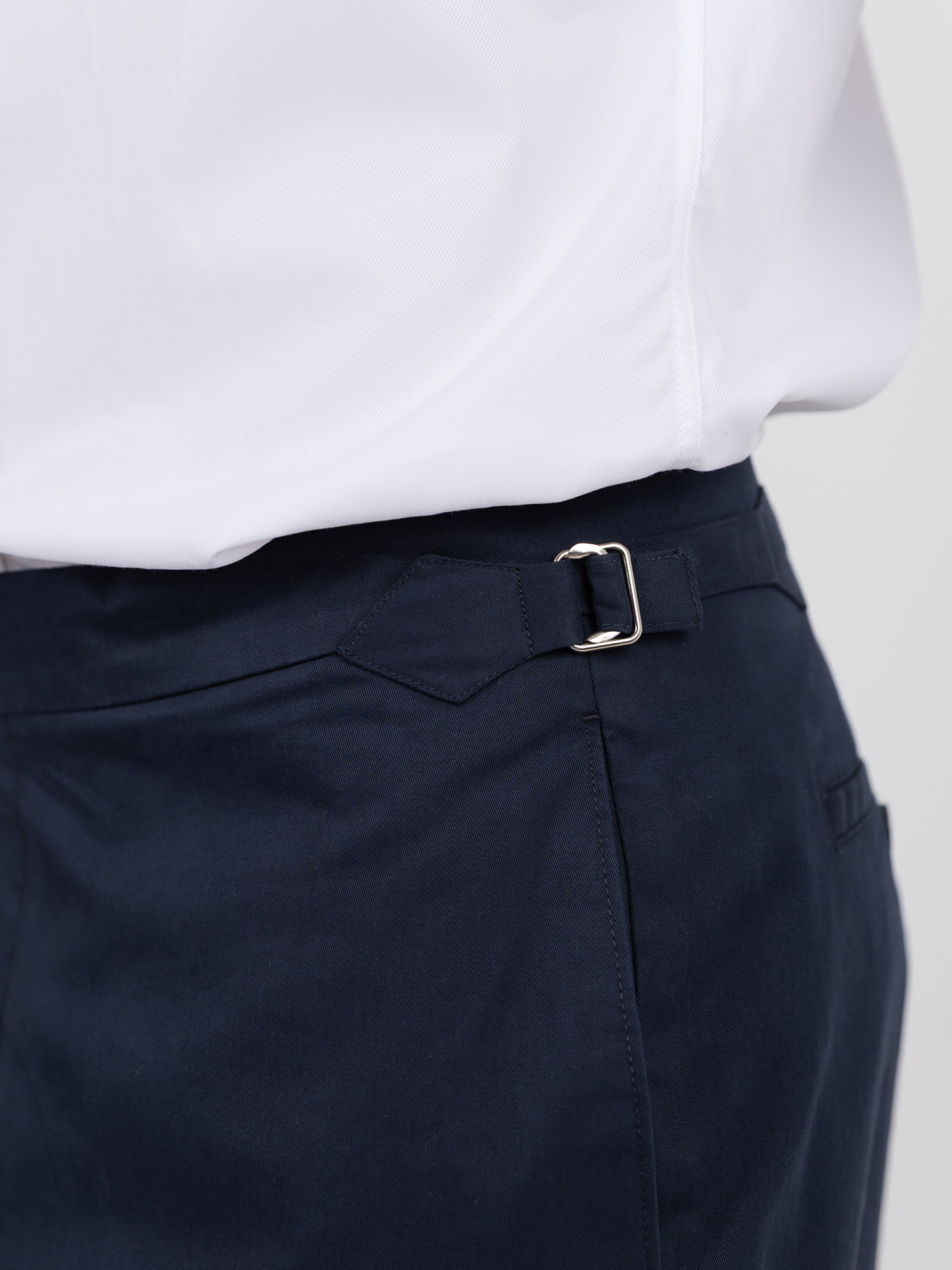 Adjustable chino trousers