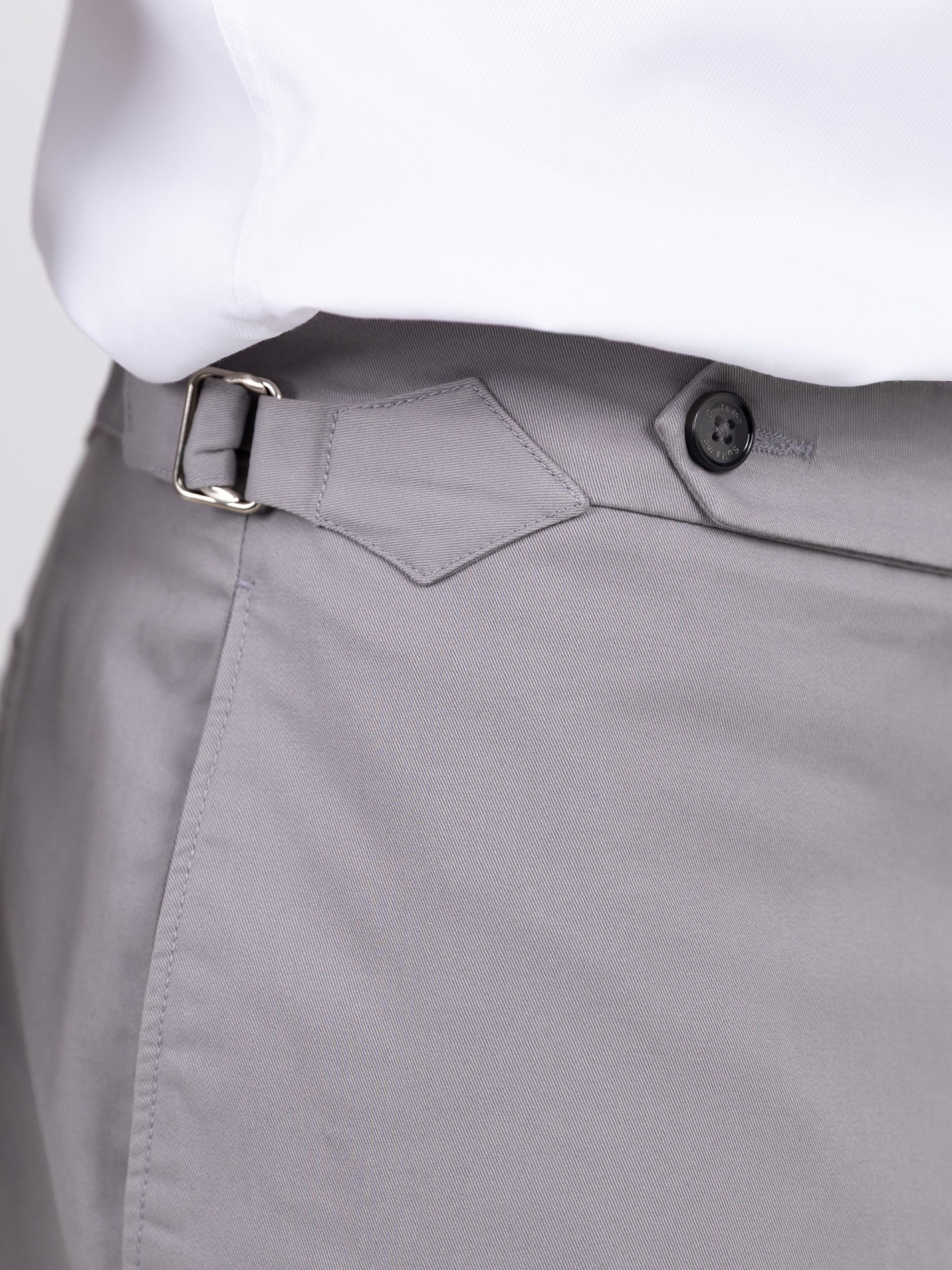 Adjustable chino trousers