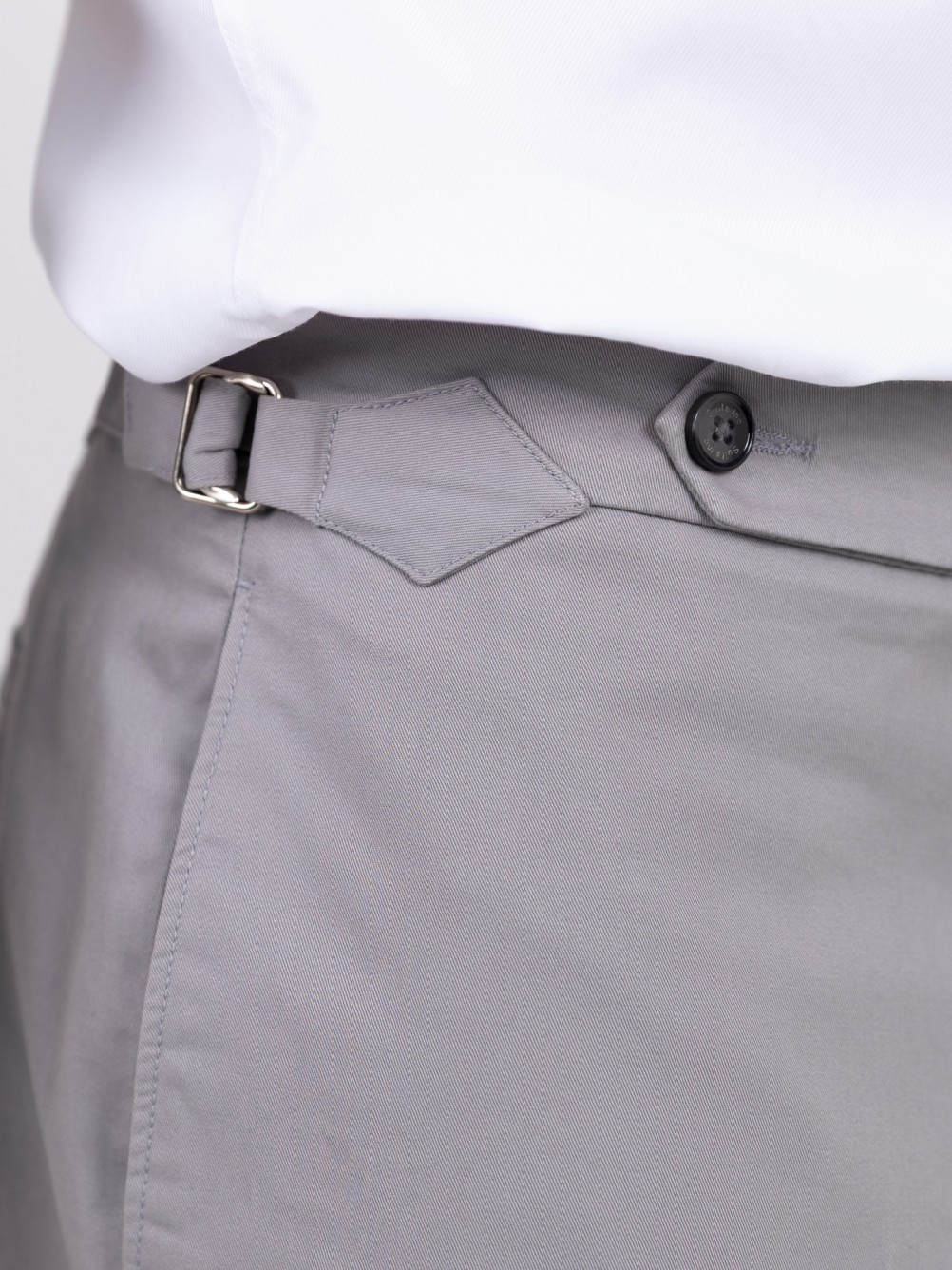 Adjustable chino trousers