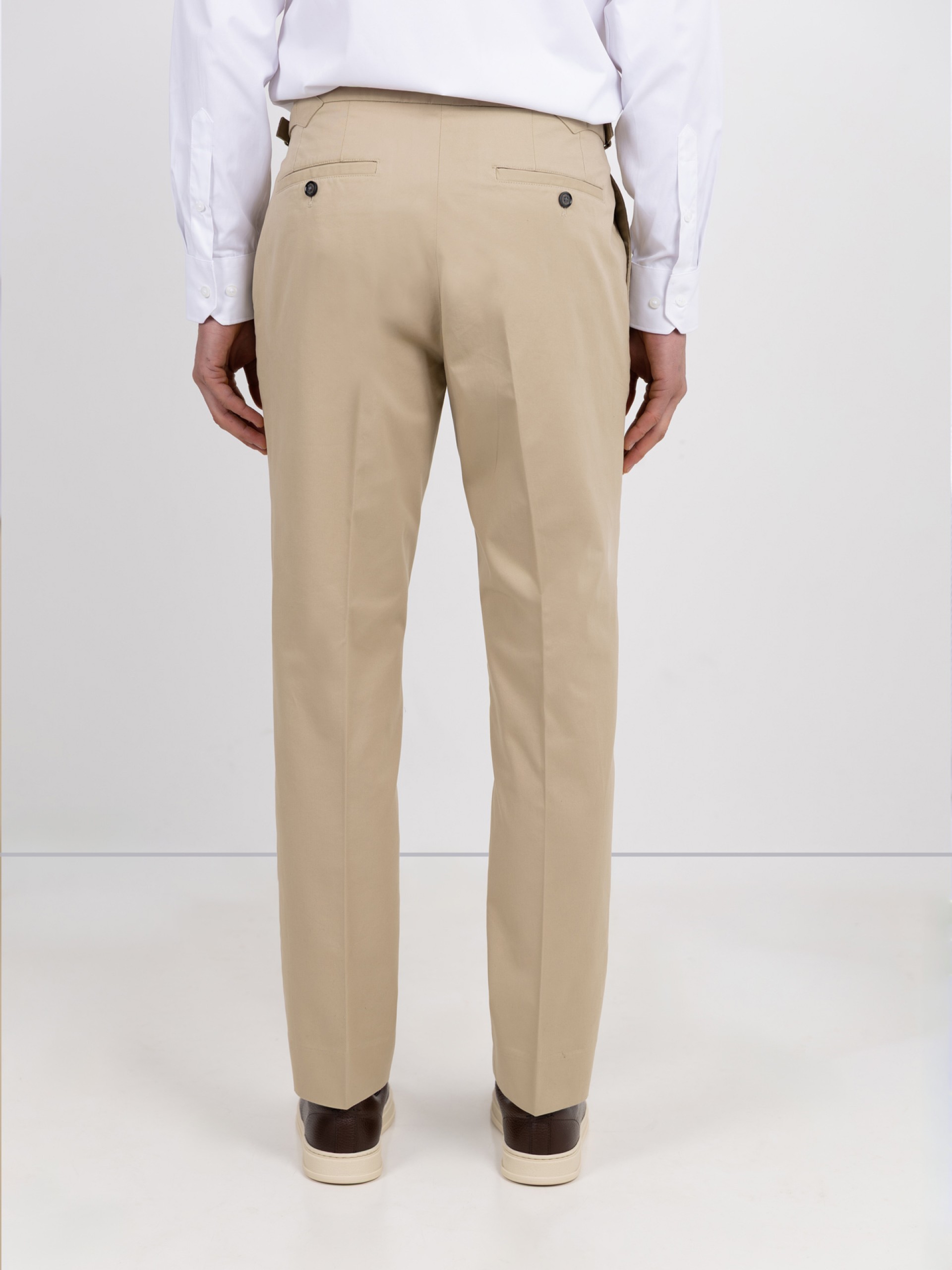 Adjustable chino trousers