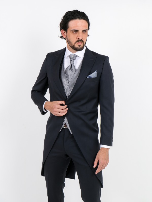 Fraque cl�ssico com corte elegante