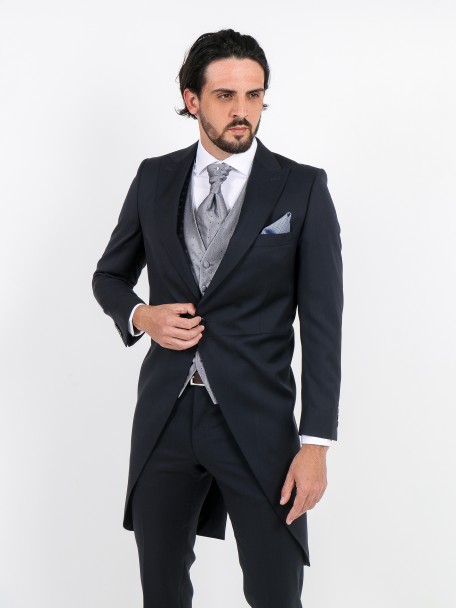 Fraque cl�ssico com corte elegante