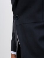 Fraque cl�ssico com corte elegante
