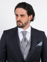 Fraque cl�ssico com corte elegante