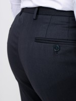 Fraque cl�ssico com corte elegante
