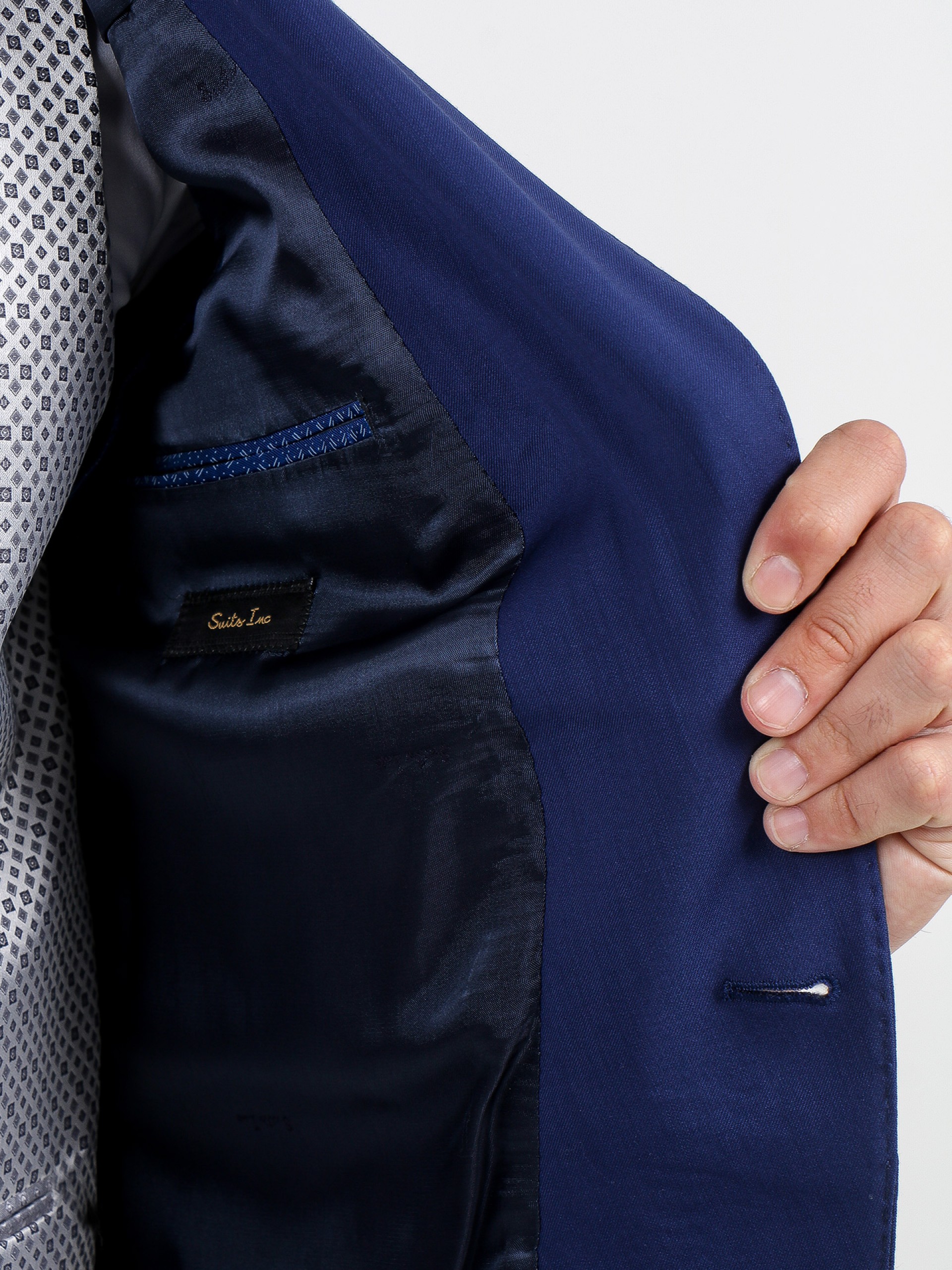 Fraque clássico com corte elegante