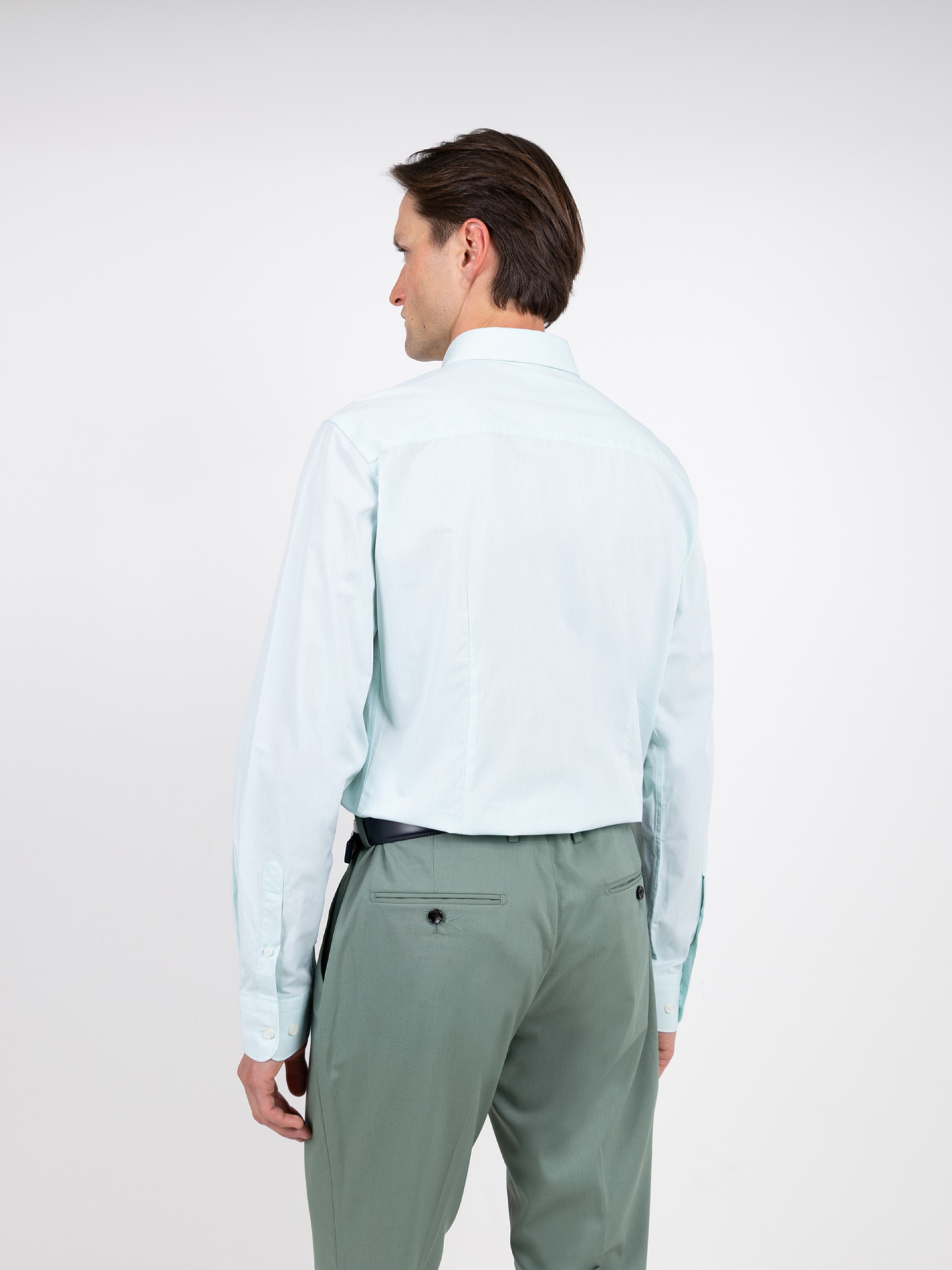 Camisa lisa 100% algodón slim fit